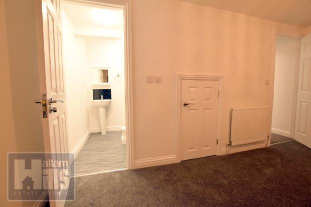 4 bed Terraced to rent Image 9