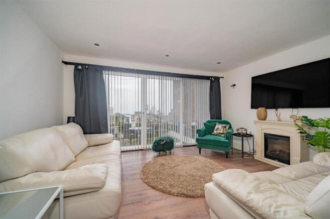 142 Tweed Cres edits-1.JPG