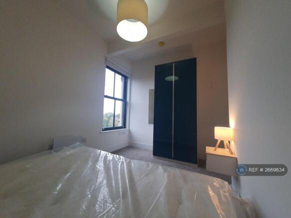 2 bed Flat to rent Image 10
