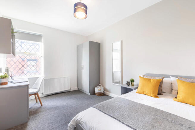 6 bed House to rent Image 10