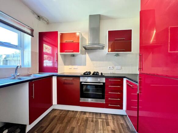 3 bed House to rent Image 4