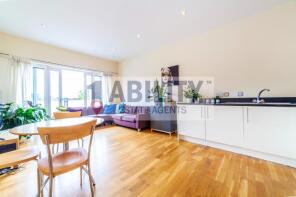 Flat 11, 166, Tower Bridge Road, London SE1 3LZ