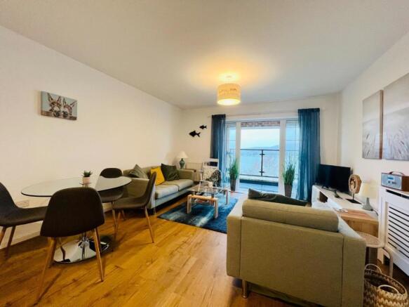 OPEN PLAN SITTING ROOM