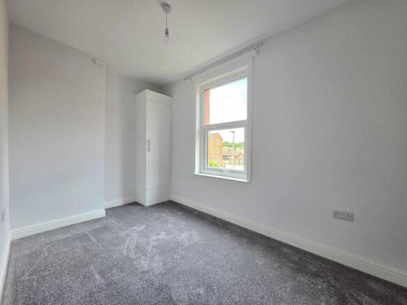 2 bed Terraced to rent Image 9