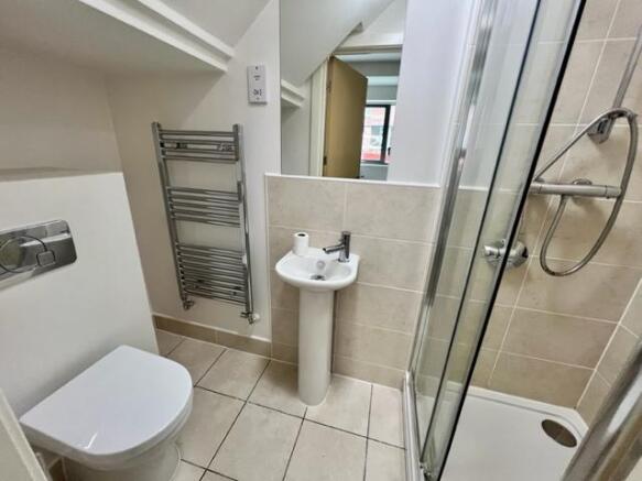 1 bed House Share to rent Image 8