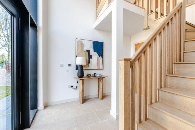 5 bed Detached for sale Image 7