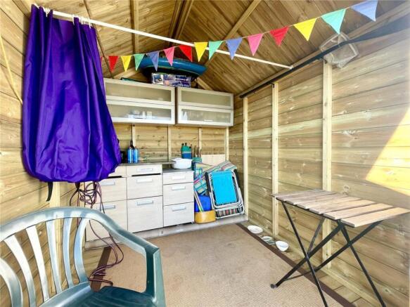 Beach Hut 44, Friars Cliff photo 4