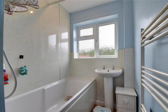 3 bed Bungalow to rent Image 9