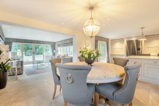 8571523-interior32.jpg