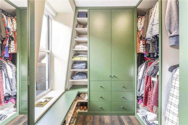 Walk-In Wardrobe