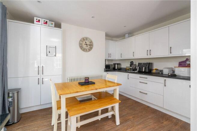 3 bed Semi-Detached for sale Image 4