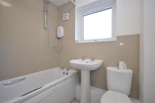 2 bed Apartment to rent Image 5