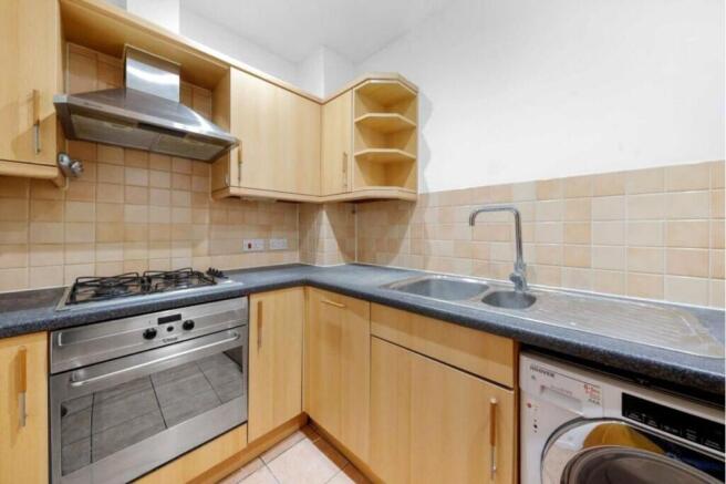 Cape Henry Court, 
Jamestown Way, E14 - View 5