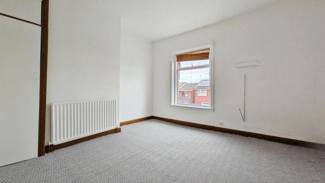 2 bed Terraced to rent Image 4