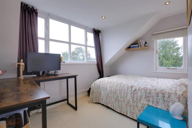 Bed 3.jpg