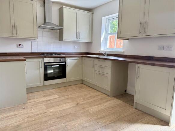 3 bed Terraced for sale Image 6