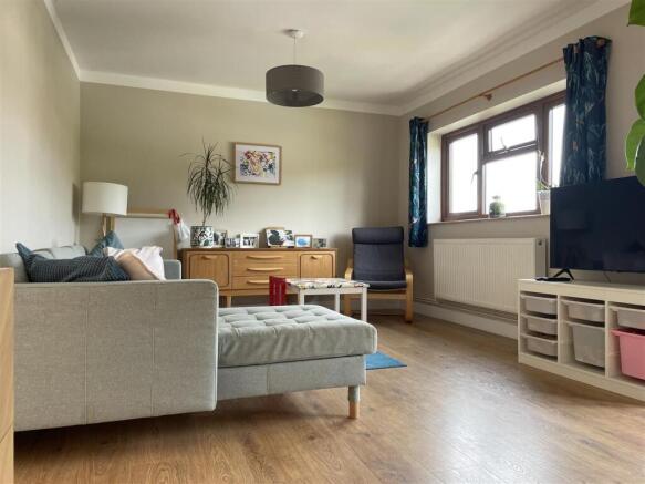 Living room 2.jpg