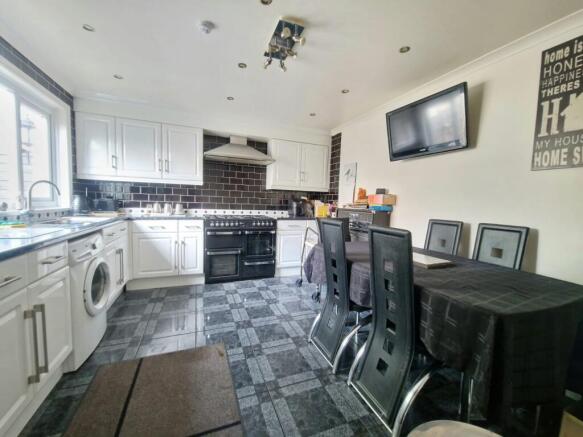 Kelly Avenue - A 3 Bedroom End terraced for Sale