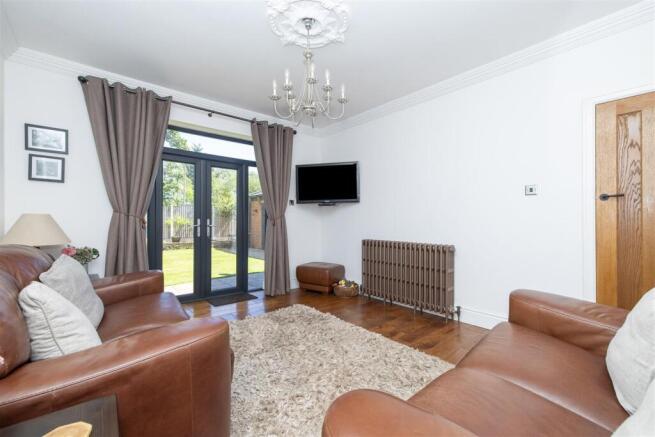 4 bed Detached Bungalow for sale Image 10