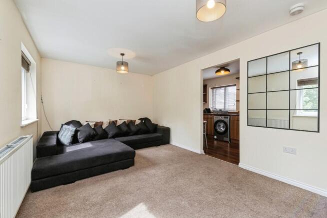 2 bed Flat for sale Image 5