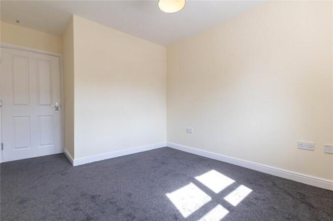 2 bed Apartment to rent Image 8