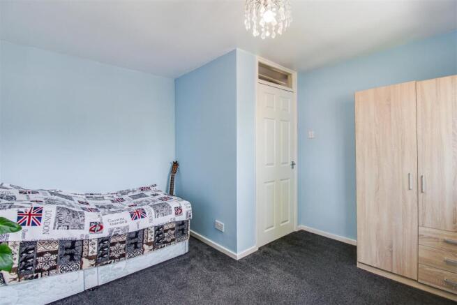 3 bed Terraced for sale Image 8