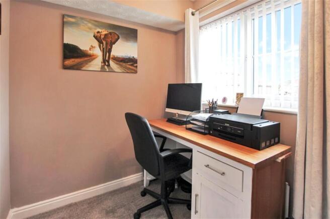 3 bed Apartment for sale Image 7