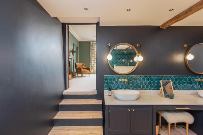 Principal bedroom suite