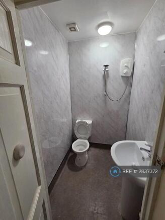 1 bed House Share to rent Image 11