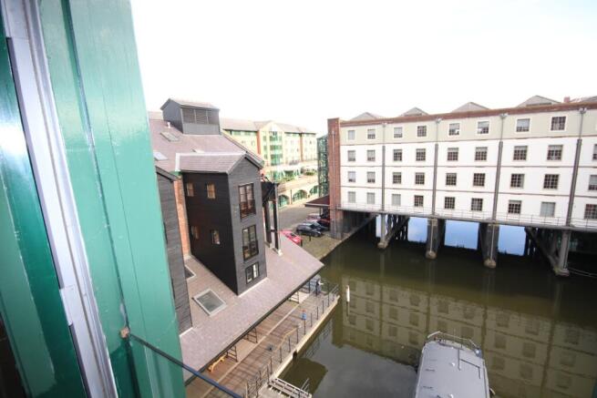 2 bed Apartment to rent Image 4