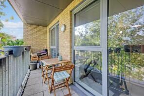 Flat 7, 17 Chesworth Court, Fulneck Place, London E1 3FB
