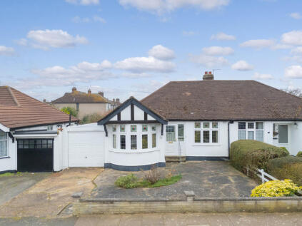 40 Berkeley Avenue, Clayhall, London, IG5 0UN