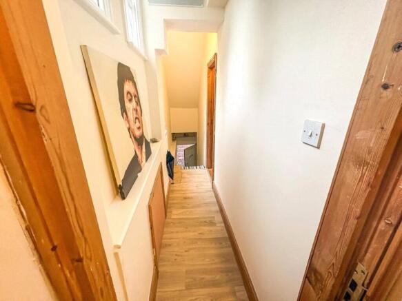 3 bed Apartment for sale Image 7