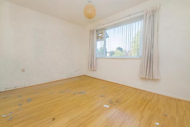 16 Blackpond Lane, Farnham Royal, Slough, SL2 3DS