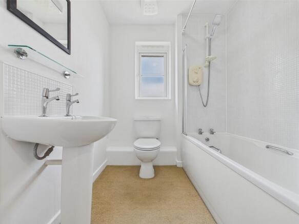 CAM04273G0-PR0125...