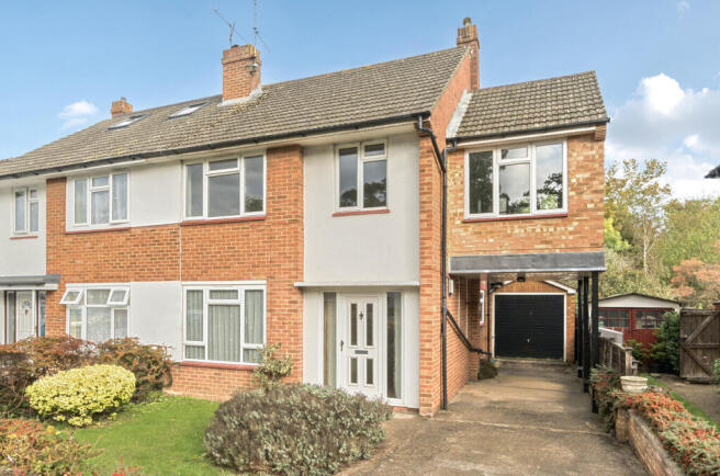 4-bed semi-detached on Harcourt Drive, Earley, Reading, £500,000