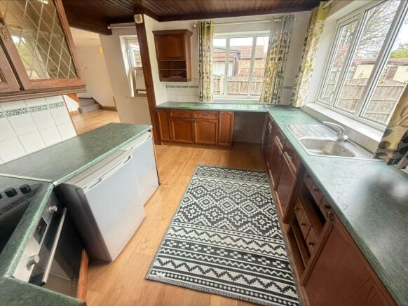 3 bed Semi-Detached to rent Image 5