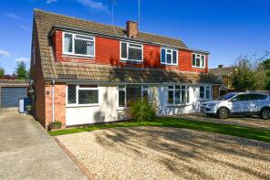16, Michaelmas Close, Yateley GU46 6BZ