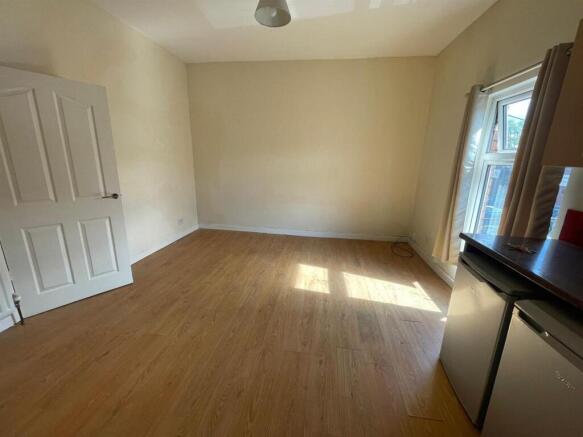 WhatsApp Image 2026-04-17 at 09.09.28 (1).jpeg