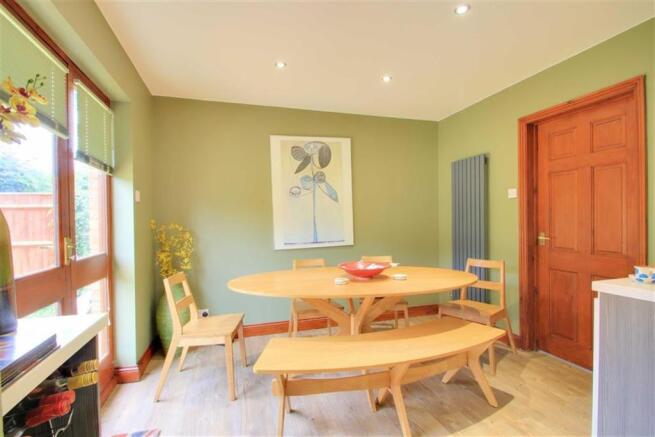 KITCHEN/BREAKFAST AR