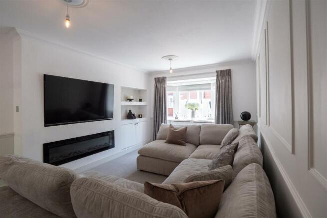 Living Room...jpg