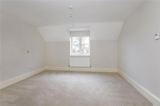4 bed End of Terrace to rent Image 8