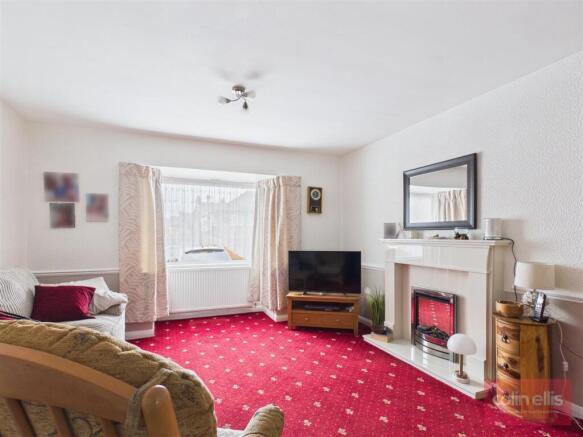 3 bed Semi-Detached for sale Image 5