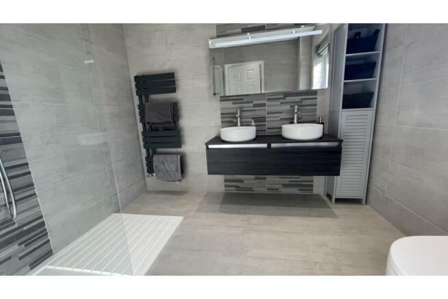 Master En-suite