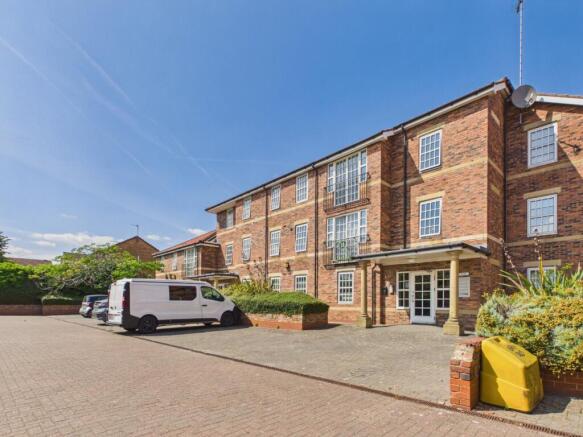 2 bed Ground Flat for sale Image 10