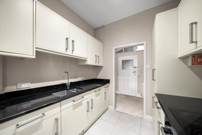 1 bed Flat for sale Image 4