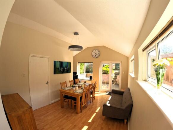 Dining room.JPG
