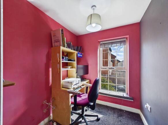 5 bed Town House for sale Image 8