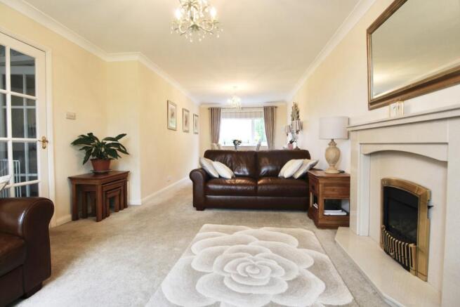 Lounge/Dining Room