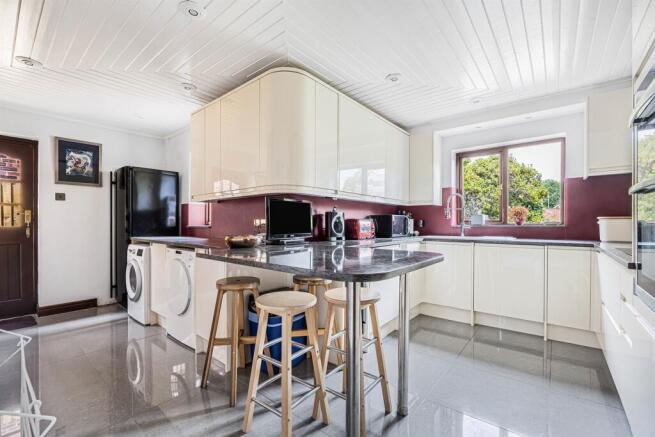 Kitchen/Breakfast Ro